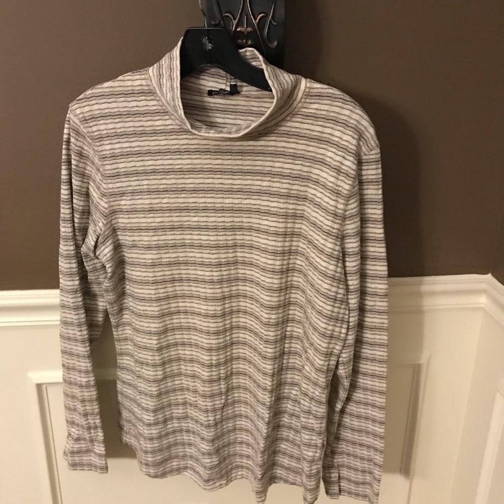NWT Bylyse turtleneck